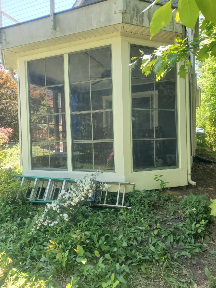 Lakeside sunroom with picture windows - Bradie's Custom Construction, Fredericksburg VA